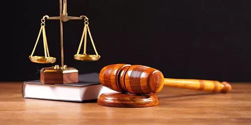 同情残疾人放行报废车酿事故，交警被判刑